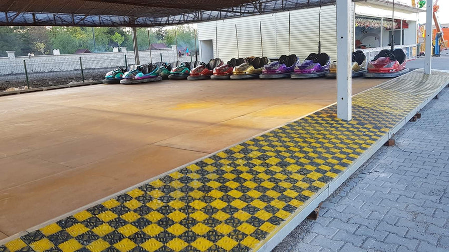 Beast Fun Park Floor Bumper Car In Italy