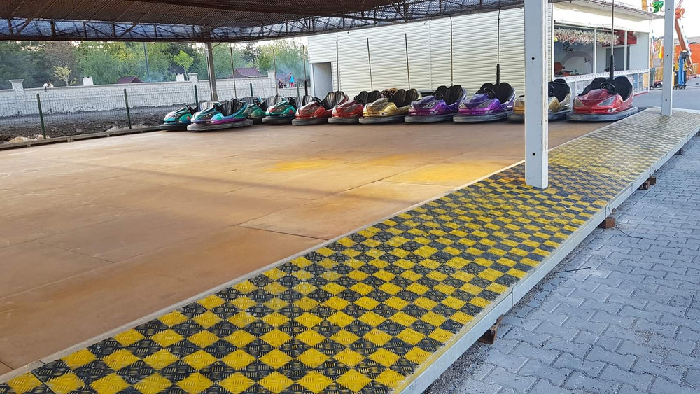 Beast Fun Park Floor Bumper Car In Italy