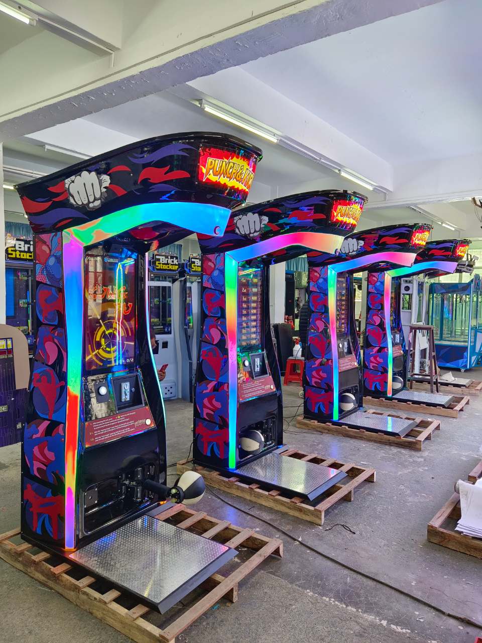 Boxer punching and kicking game machine